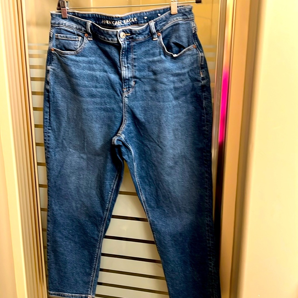 American Eagle Capris - great condition.